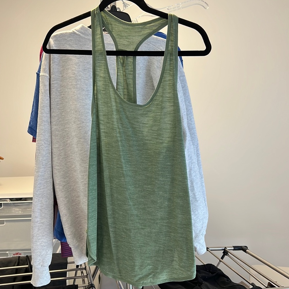 Lululemon singlet 105 tank.